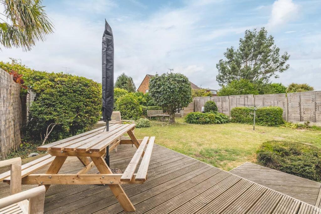 3-Bed Family Home With Parking & Large Garden Windsor Bagian luar foto