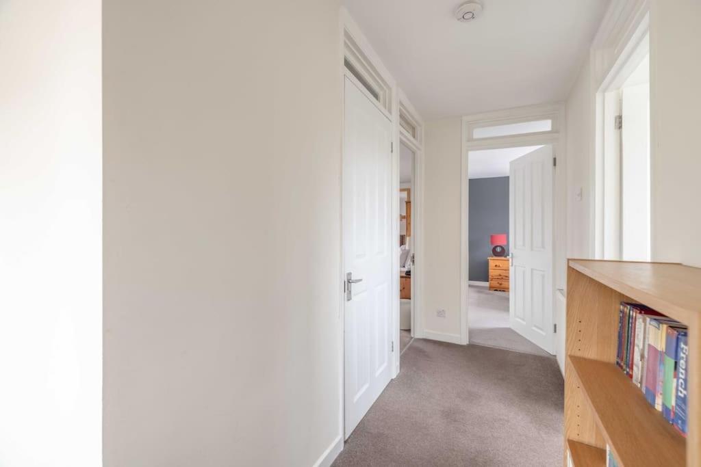 3-Bed Family Home With Parking & Large Garden Windsor Bagian luar foto